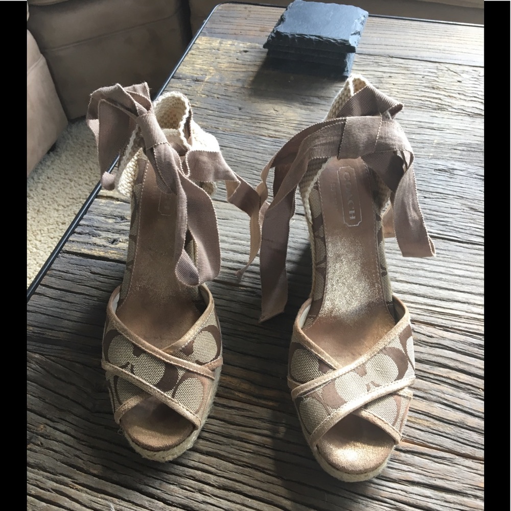 Coach tan and gold wedges